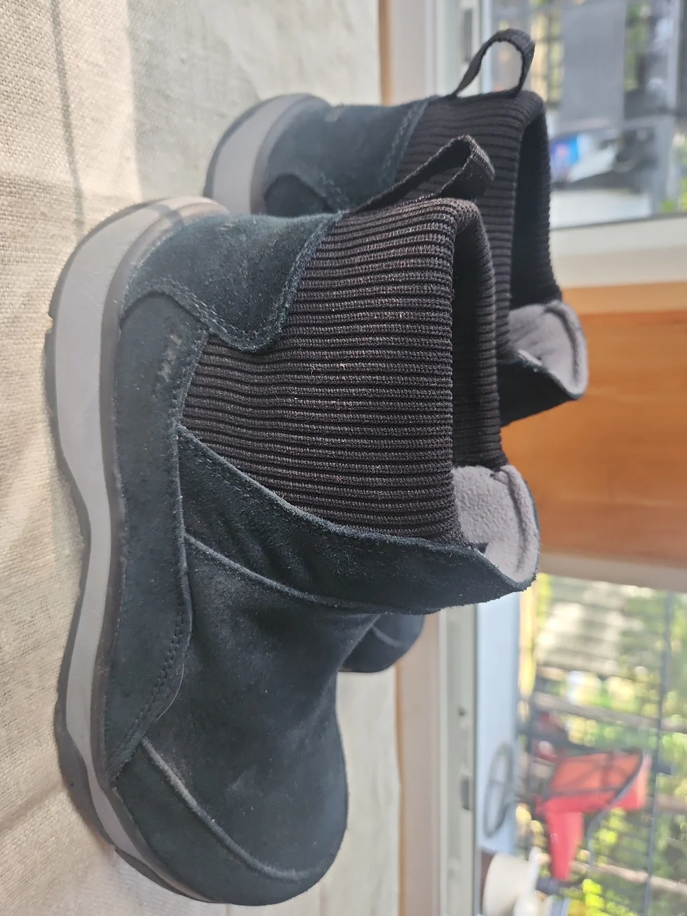 Womens 8 Black Slip-On Suede LlBeanBoot-Sneakers
